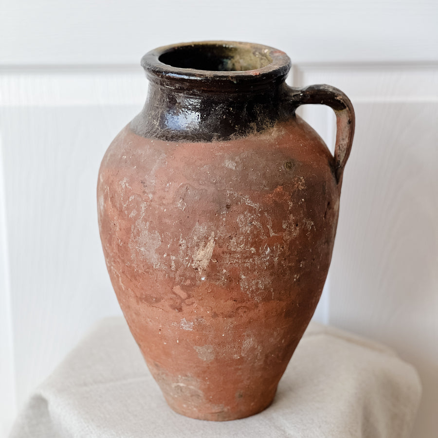 Vintage pot